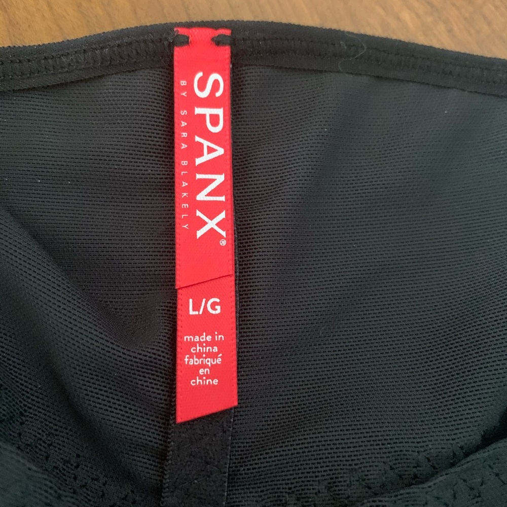Spanx booty booster mid thigh shaper. Large.
